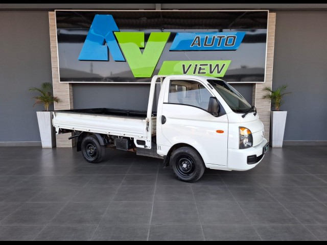 BUY HYUNDAI H100 / BAKKIE 2016 H100 2.6D F/C D/S, Auto View
